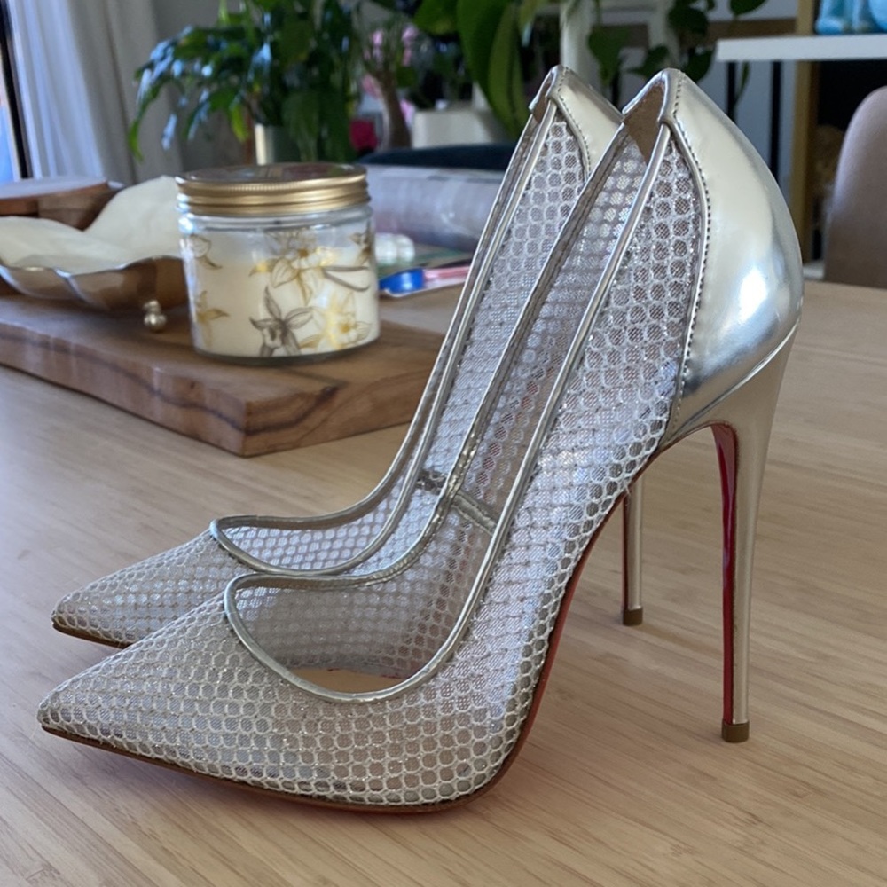 ⭐️CELEB FAVORITE⭐️Christian louboutin follies resille silver 120